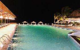 ARIA RESORT-FREE SWIMMING POOL, Relax by sea Hồ bơi miên phí và bãi tắm riêng, 40m ra biển
